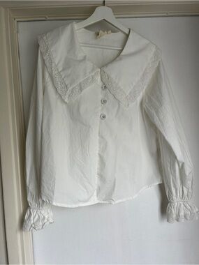 VRG GRL Mae Blouse - White Oversized Lace-Trim Collar Button Front Blouse